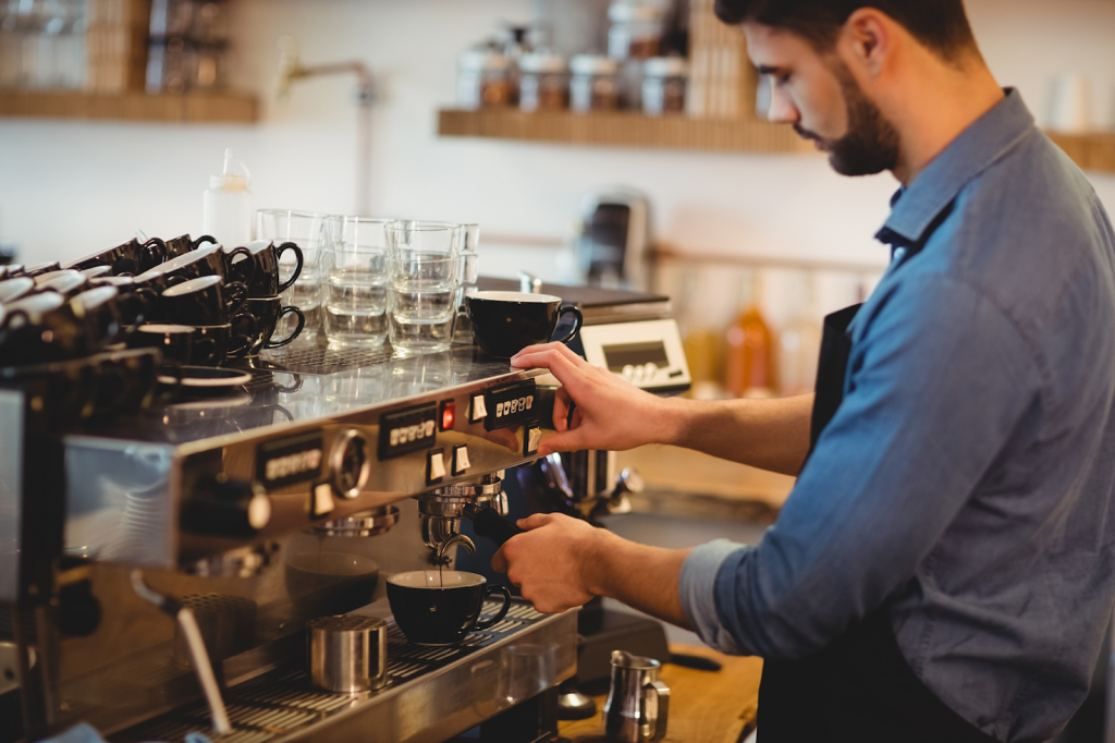 Một chuyên viên sửa máy pha cafe cần đảm bảo có trình độ chuyên môn giỏi